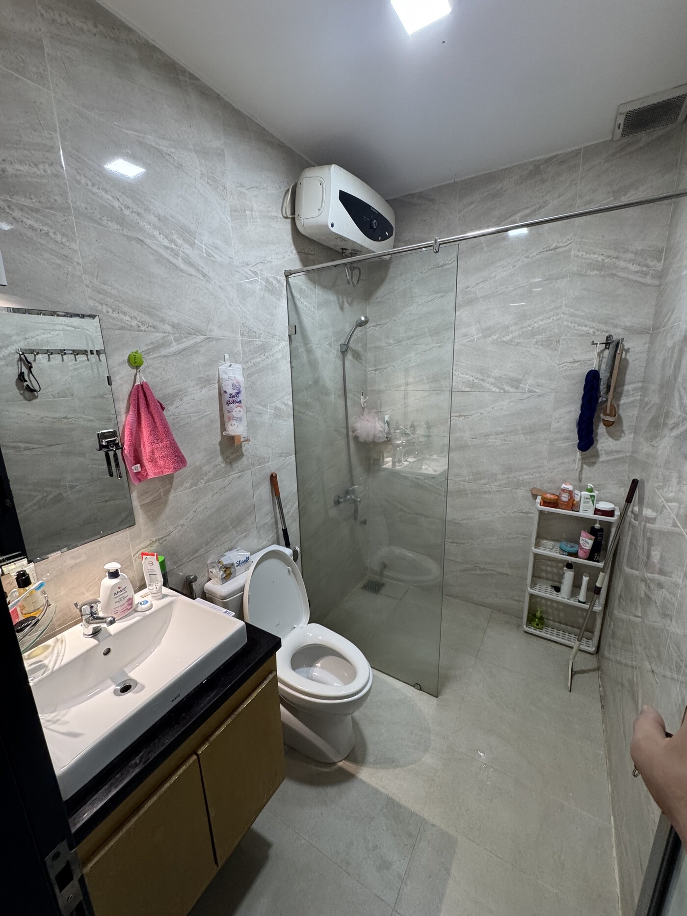 Bathroom before AI redesign